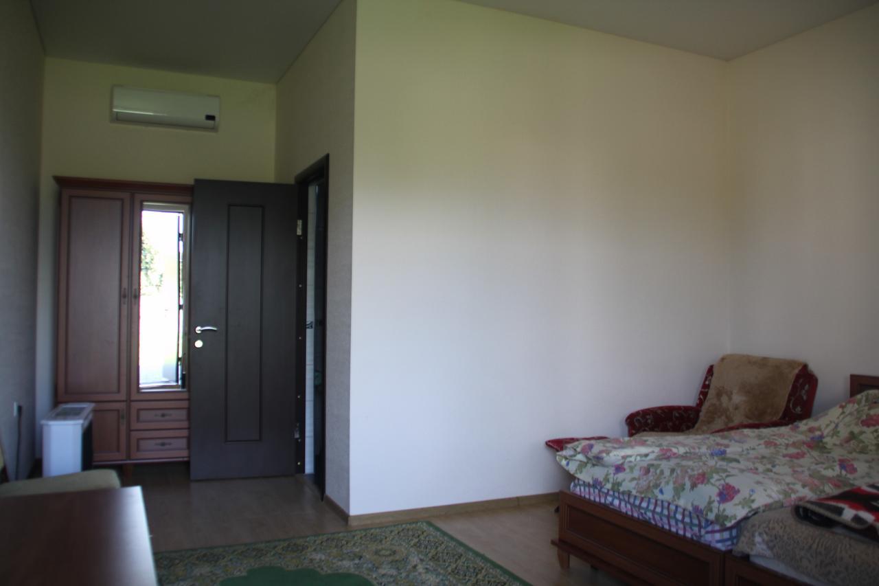 Амрапха Hotel Gudauta Ngoại thất bức ảnh